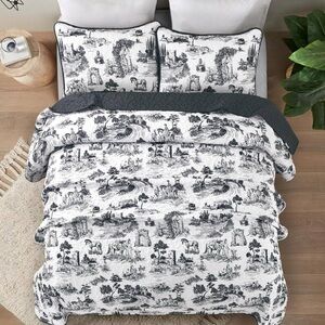 Elegant Black and White Toile Quilt Set